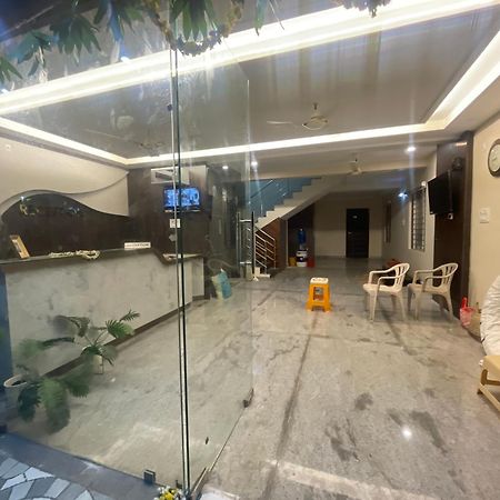 Sri Ganesh Residency Hotel Тирупати Екстериор снимка
