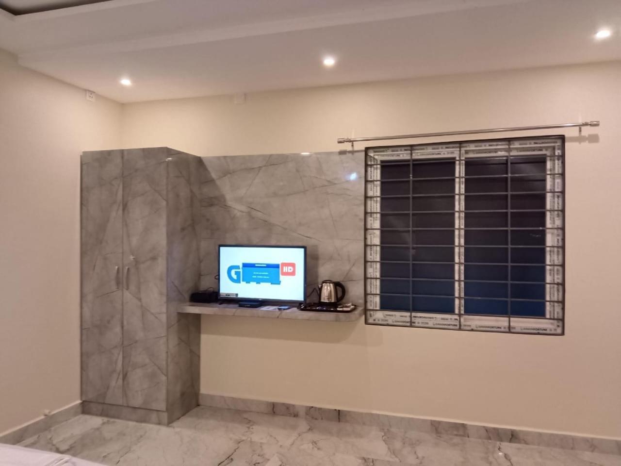 Sri Ganesh Residency Hotel Тирупати Екстериор снимка
