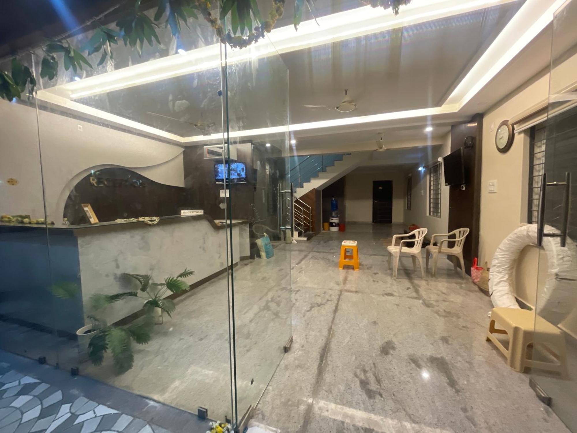 Sri Ganesh Residency Hotel Тирупати Екстериор снимка