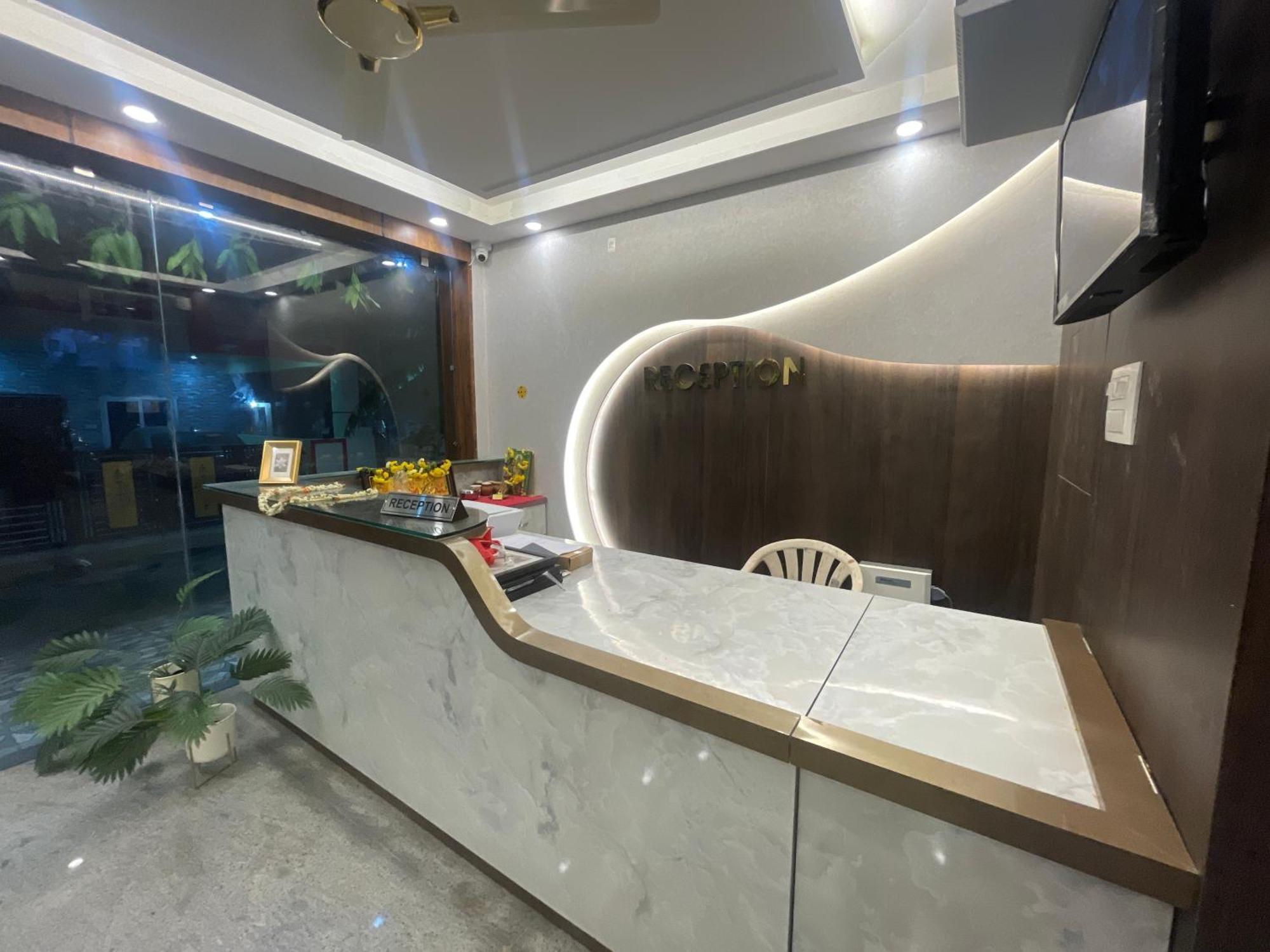 Sri Ganesh Residency Hotel Тирупати Екстериор снимка