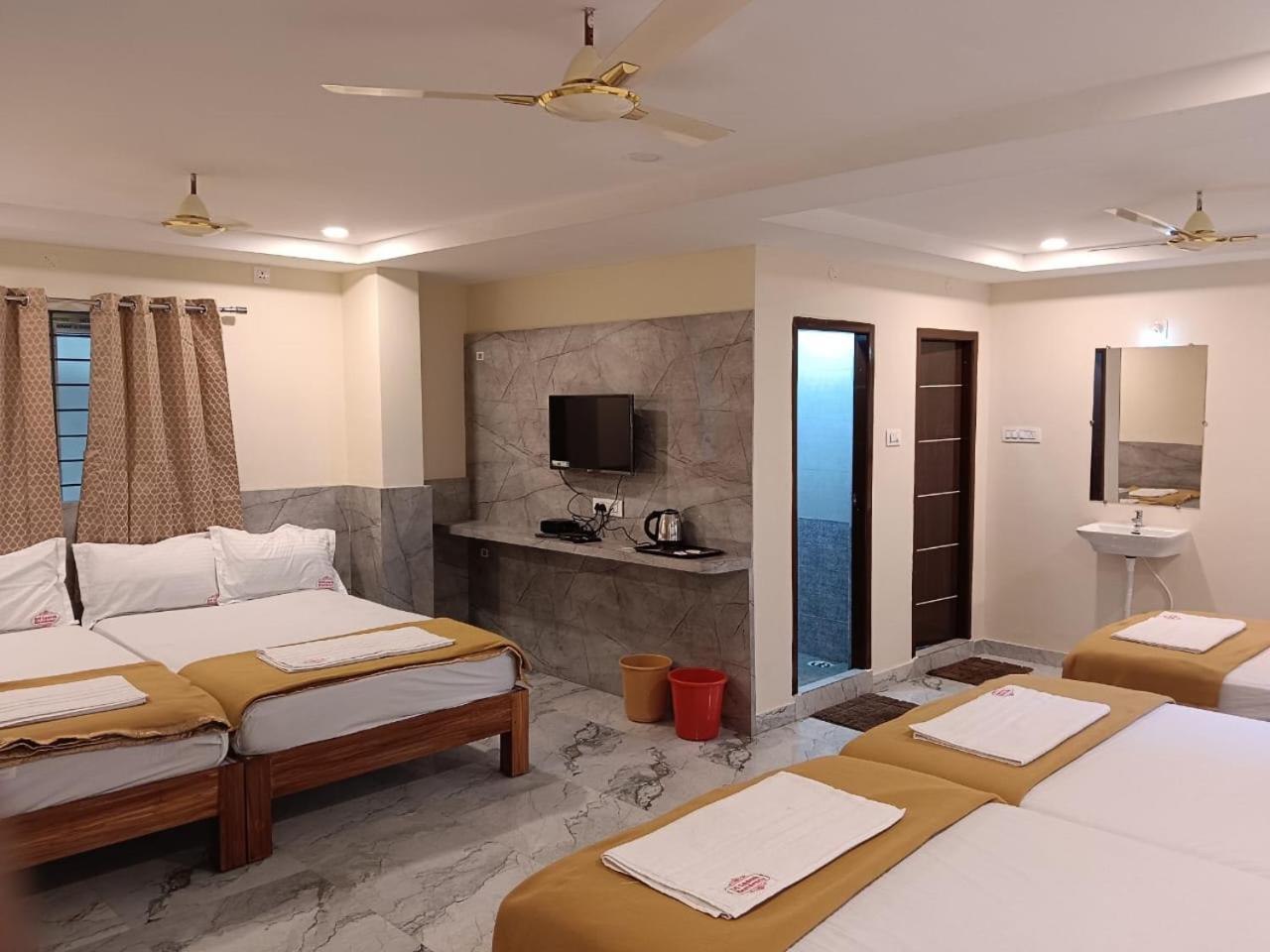 Sri Ganesh Residency Hotel Тирупати Екстериор снимка